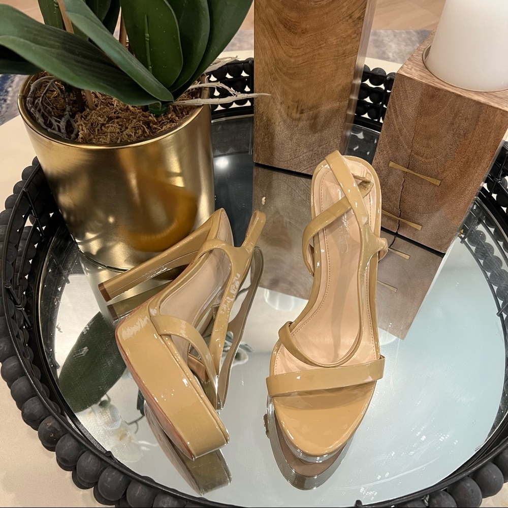 Vince Camuto Glossy Tan Platform Heels